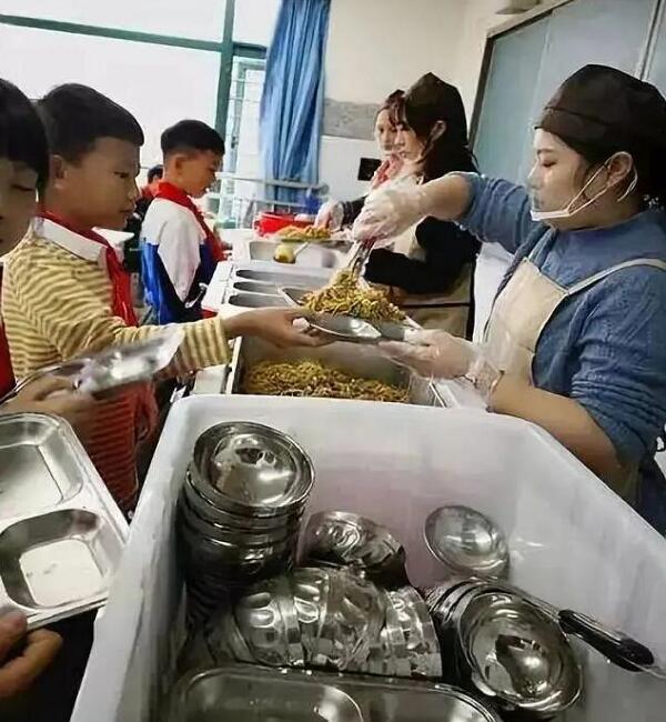 番禺区育才小学午餐配送